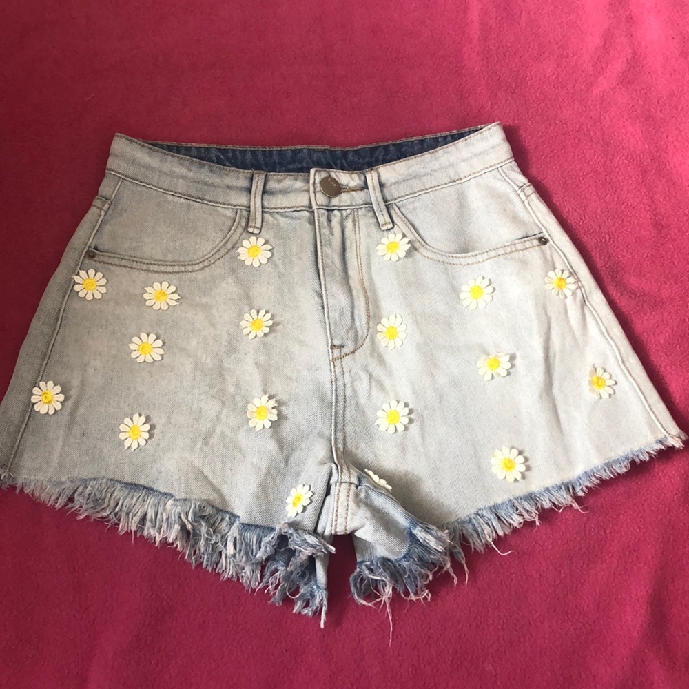 daisy shorts